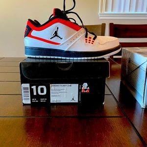 Nike jordan flight low